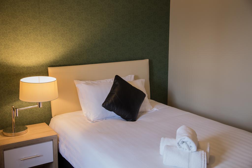 Armorica Hotell Oranmore Exteriör bild
